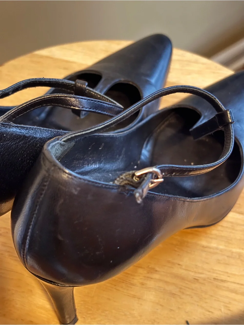 Coach Vintage 6B Marjorie G4 Black Leather T-Strap Pointed-Toe Heels